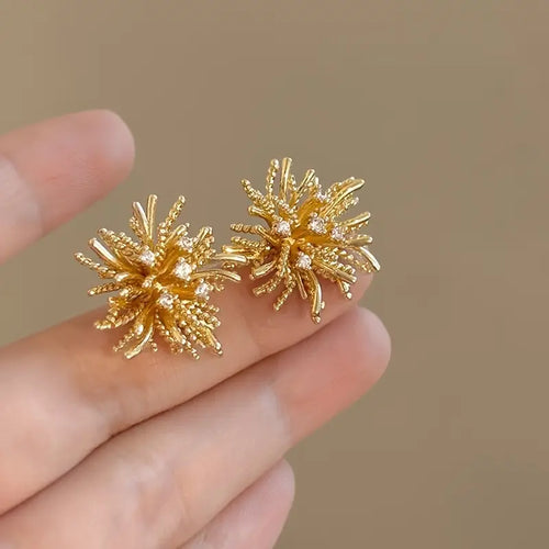 1 Pair Women'S Elegant Floral-like Stud Earrings - Golden-Tone Floral Accent