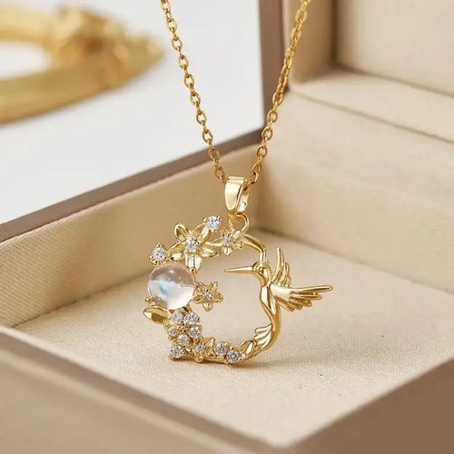 Elegant Synthetic Zirconia Bird And Floral Pendant Necklace