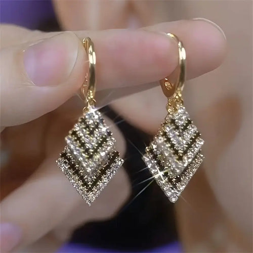 Pair of Elegant Rhombus Full Rhinestone Earrings for Women