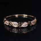 A Bracelet Featuring a Teardrop-Shaped Design with Micro-Inlaid Synthetic Zirconia.