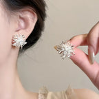 1 Pair Women'S Elegant Floral-like Stud Earrings - Golden-Tone Floral Accent.