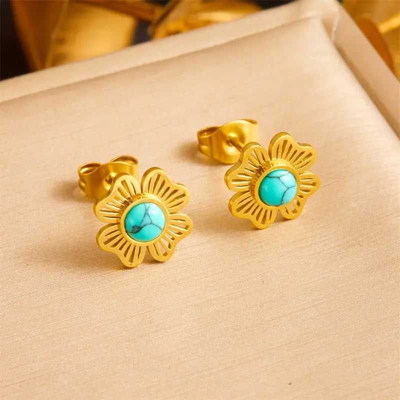 Elegant Temperament Women Jewelry Set with Stainless Steel Golden Chain Including Necklace, Earrings, Party Jewelry Gifts.