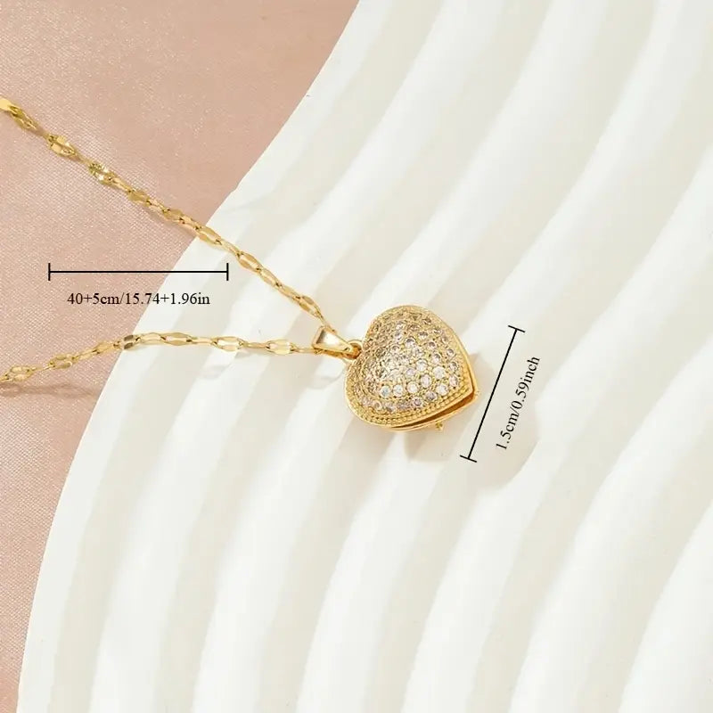 1pc 18K Golden Plated Heart-Shaped Clasp Pendant Necklace with Synthetic Zirconia.