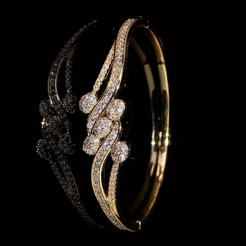 A Bracelet With Zirconia, A Fashionable, Simple, Retro, Shiny, Luxurious Women's Accessory.
