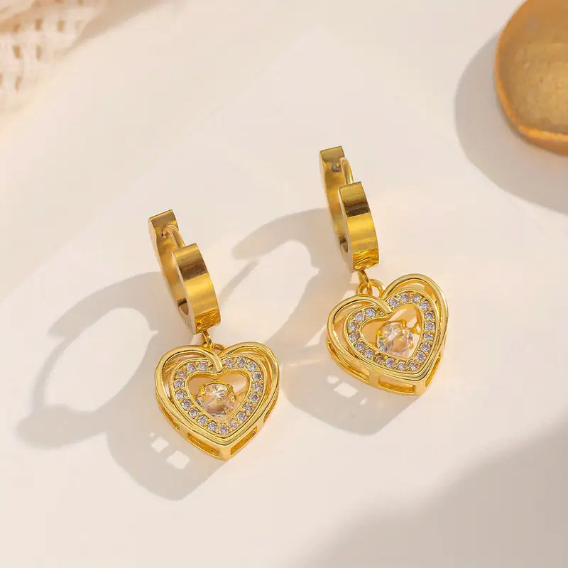3pcs Elegant Heart Pendant Necklace and Earrings Set.