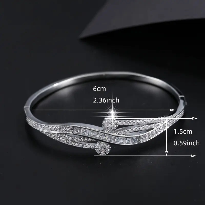 Stylish and Hot-Selling Women's Versatile Zirconia Bracelet.
