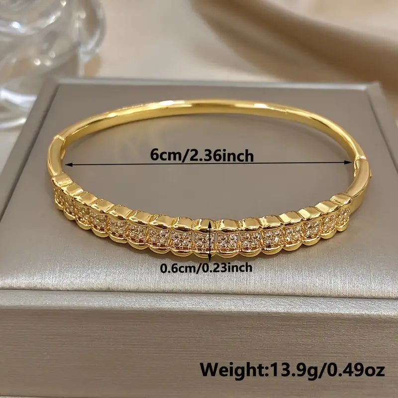 1pc Golden-Tone Rhinestone Cuff Bracelet - Luxurious, Retro Style with Sparkling Cubic Zirconia Stones.