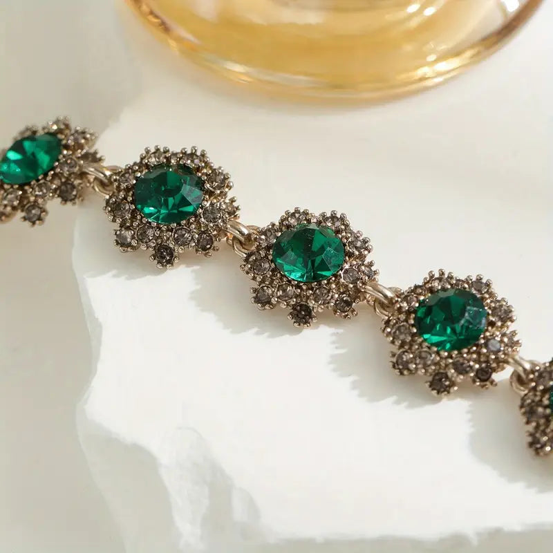 Elegant Vintage-Inspired Rhinestone Flower Bracelet - Perfect for Parties & Everyday Glam