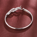 1pc Women's Elegant Vintage Hollow Pattern Bangle.