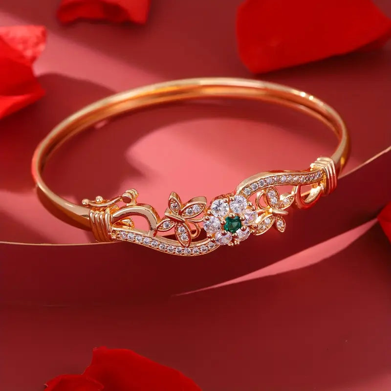 One Piece Copper Bracelet Open Bracelet Inlaid with Rhinestones Butterfly Hollow Luxury Party Retro Christmas Gift Personality Accessories Women's Jewelry.