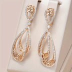 1 Pair Golden Vintage Long Earrings for Women.