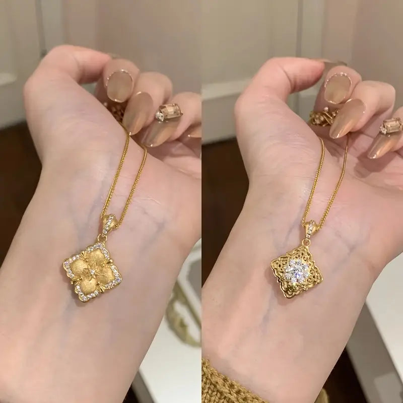 Vintage Style Twisted Double-Sided Clover Necklace with 18K Golden Plated Copper and Synthetic Zirconia -.